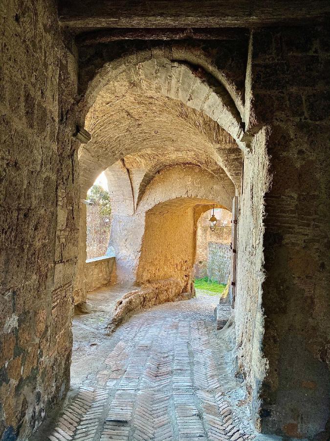 Casa Vacanze La Piazzetta Del Castello Montecalvello 외부 사진